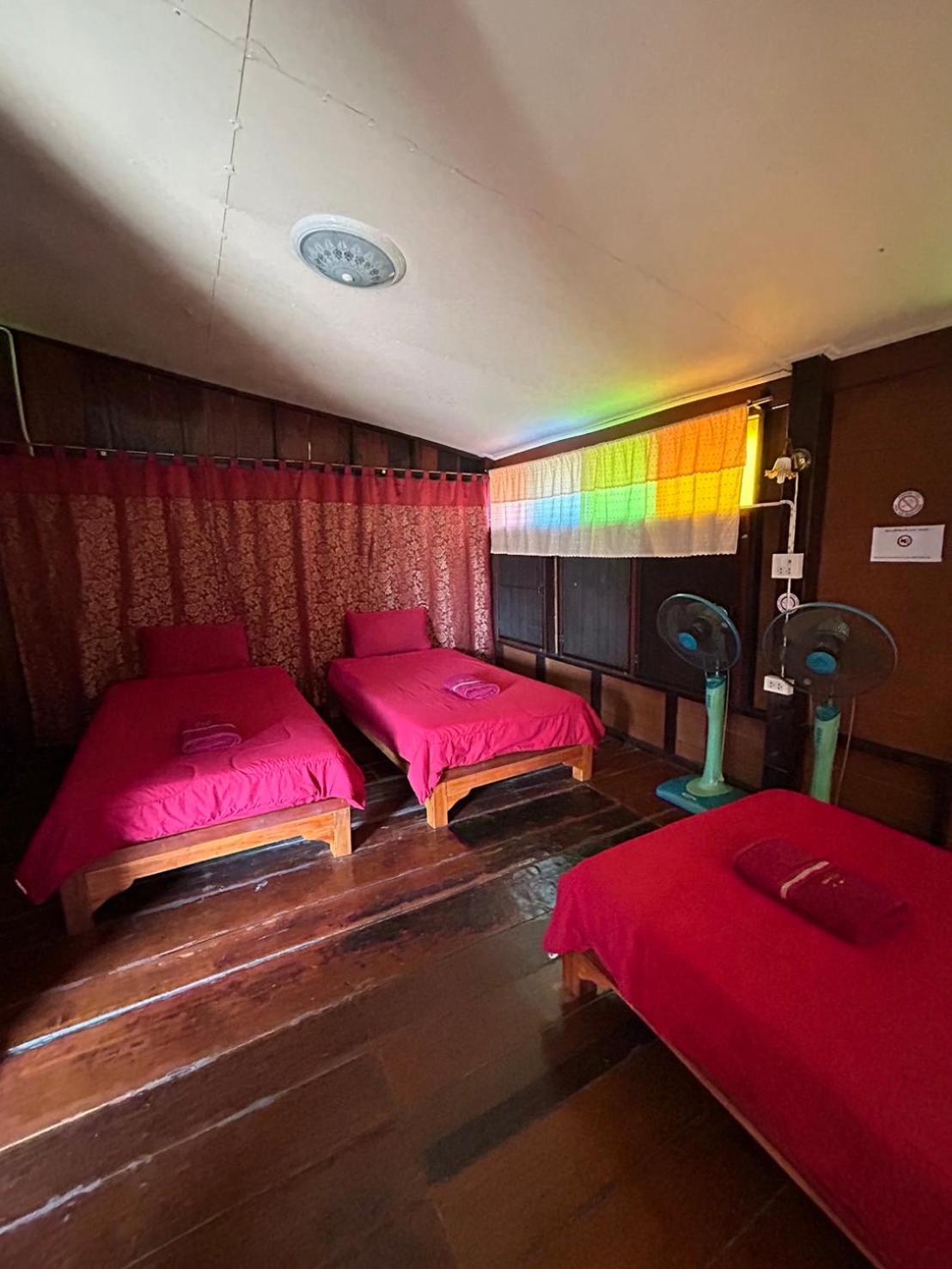 Baan Are Gong Riverside Homestay Phra Nakhon Si Ayutthaya Ngoại thất bức ảnh