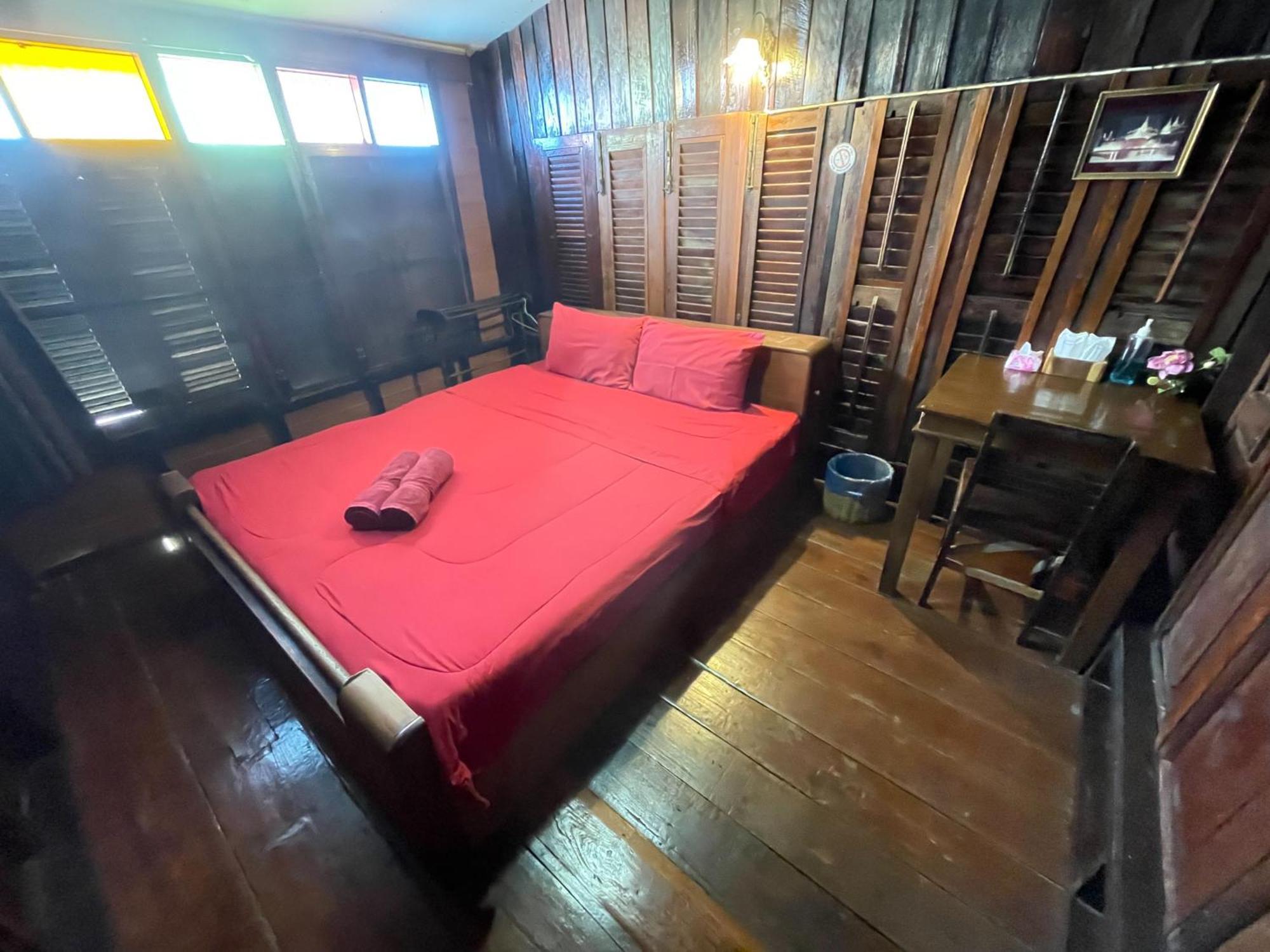 Baan Are Gong Riverside Homestay Phra Nakhon Si Ayutthaya Ngoại thất bức ảnh